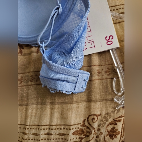 So - Soft Lifting  Bra - Picture 13 of 15